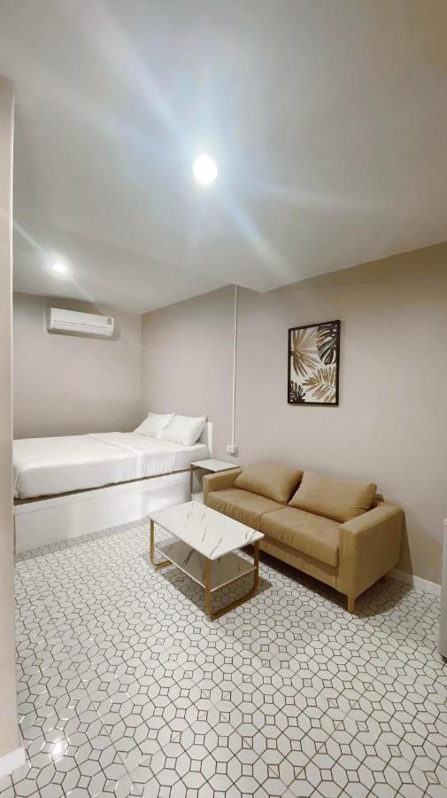 Juni House Chumphon Bed & Breakfast Екстериор снимка