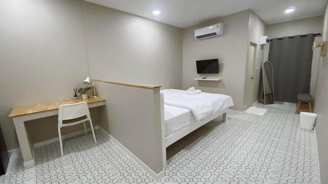 Juni House Chumphon Bed & Breakfast Екстериор снимка